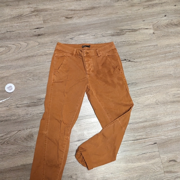 New, no tags, Prana capris button fly size 2 - Picture 3 of 3